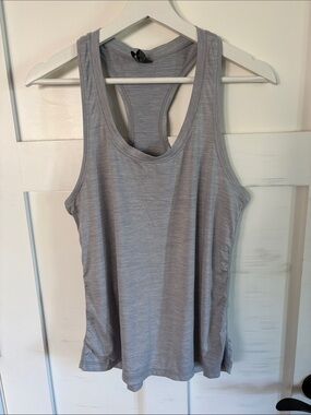 Vuori racerback tank